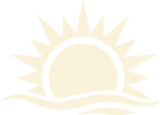 slunce s paprsky světla vycházejícími z vody